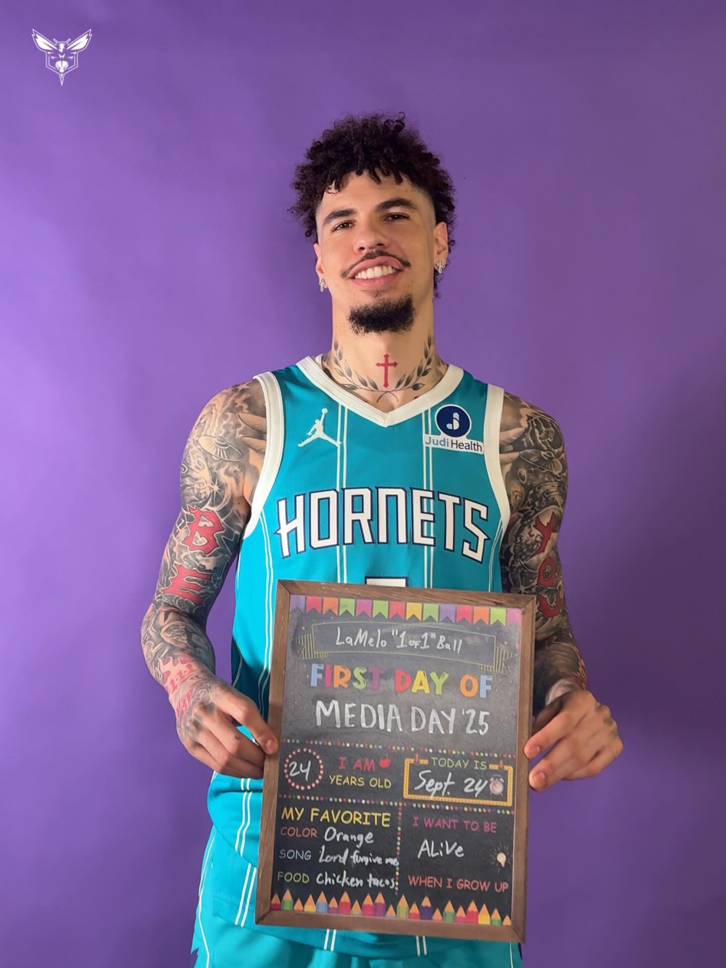 黄蜂官方晒, div